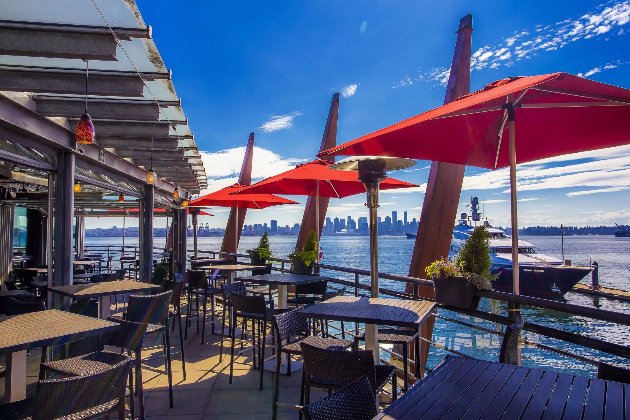 Pier 7 Restaurant & Bar