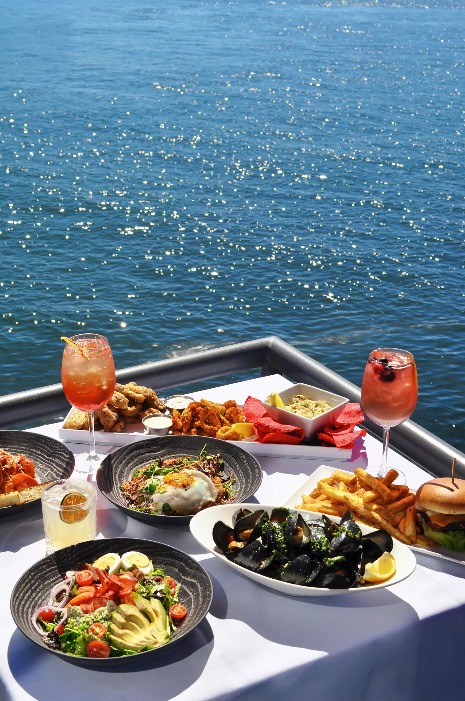 Pier 7 Restaurant & Bar